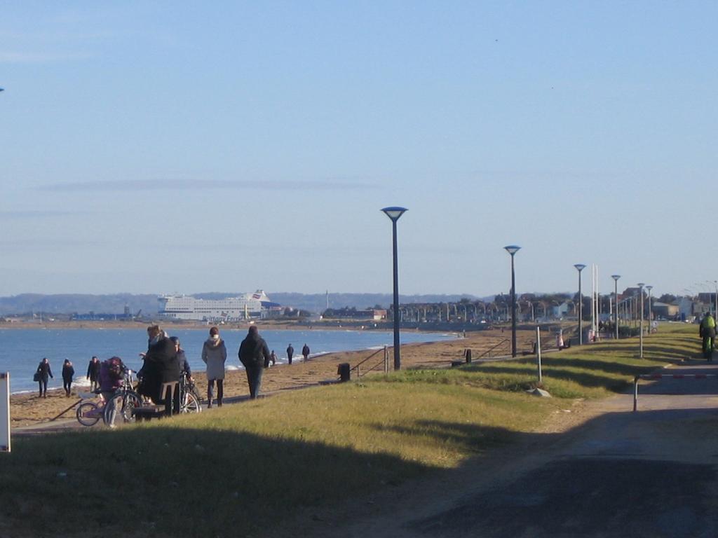 Le Canada Hermanville-sur-Mer Exteriör bild